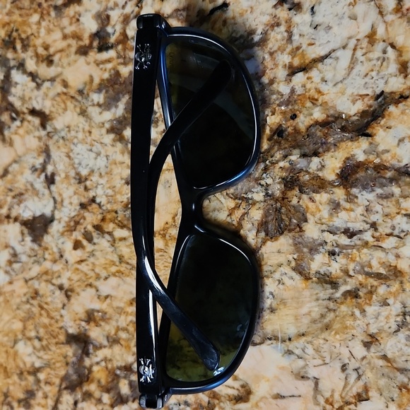 Excellent Price. Calcuta Sunglasses - Picture 6 of 7